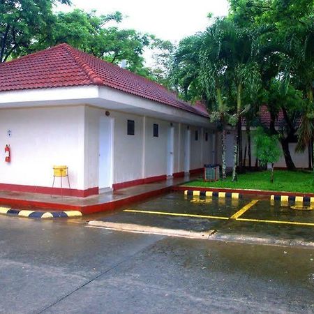 Club Manila East Real Hotel Infanta Exterior photo